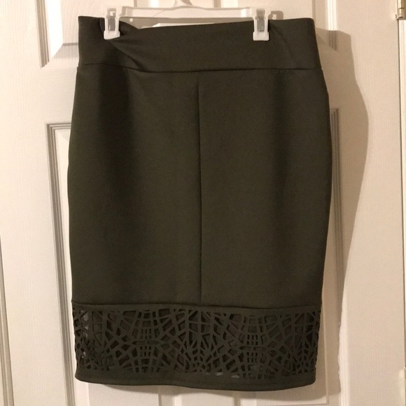Beautiful Thalia sodi green skirt - Picture 2 of 5